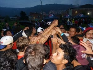 Mamoots and Euforia cheer together after their finals game at the 2012 Colombian Ultimate Nationals.