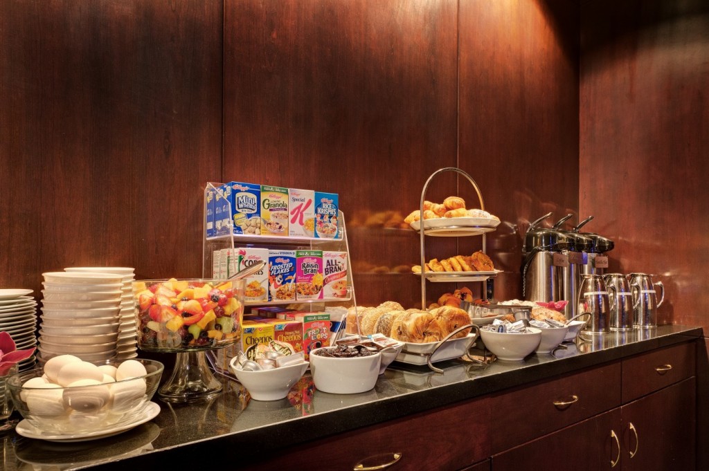 A typical hotel continental breakfast.