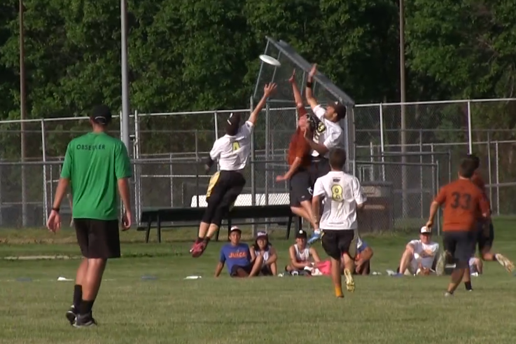 Texas' Mitchell Bennett makes the game winning catch against Central Florida at the 2014 College Championships.