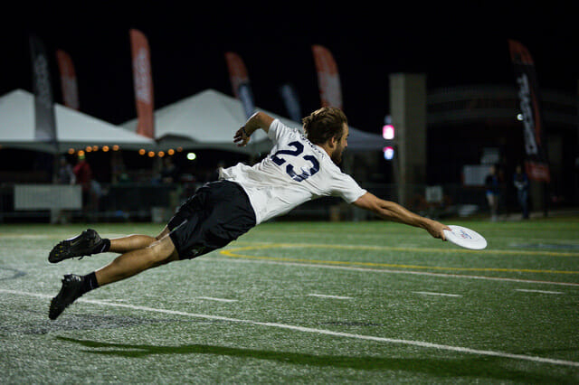 Jimmy Mickle lays out for the disc at 2014 Nationals