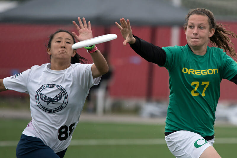 Oregon vs. British Columbia at the 2015 USA Ultimate College Championships. Photo: Jolie J Lang -- UltiPhotos.com