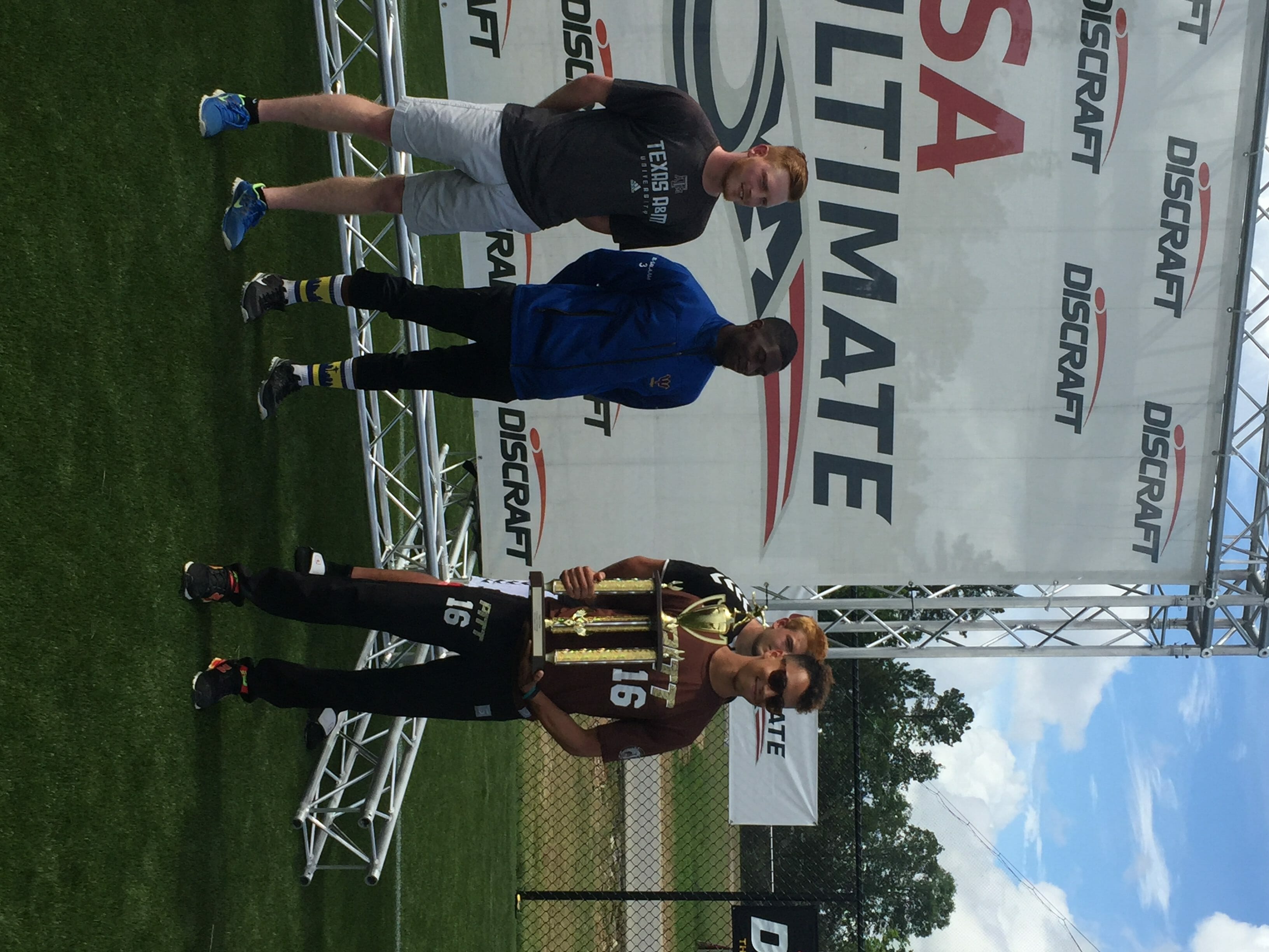 Trent Dillon wins the 2016 Callahan Award.