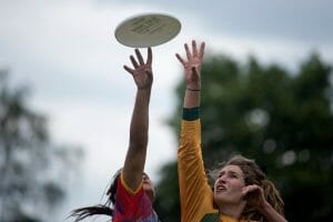 Cat going up for a disc at WUGC 2016. Photo: Jolie J Lang -- UltiPhotos.com