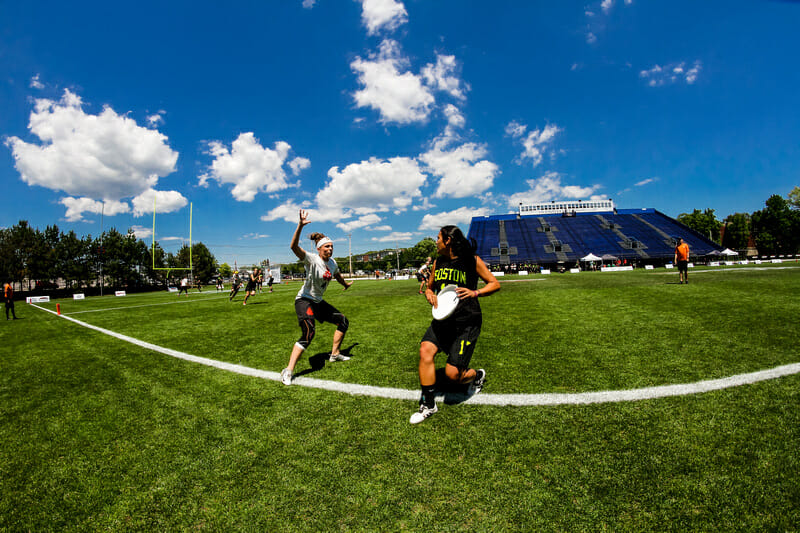 Angela Zhu pivots in the final of the 2016 US Open.