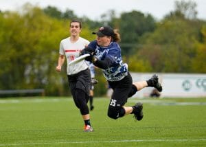 Sarah Anciaux lays out for a goal in Drag'n Thrust's semifinal against Slow White. Photo: Nick Lindeke -- UltiPhotos.com